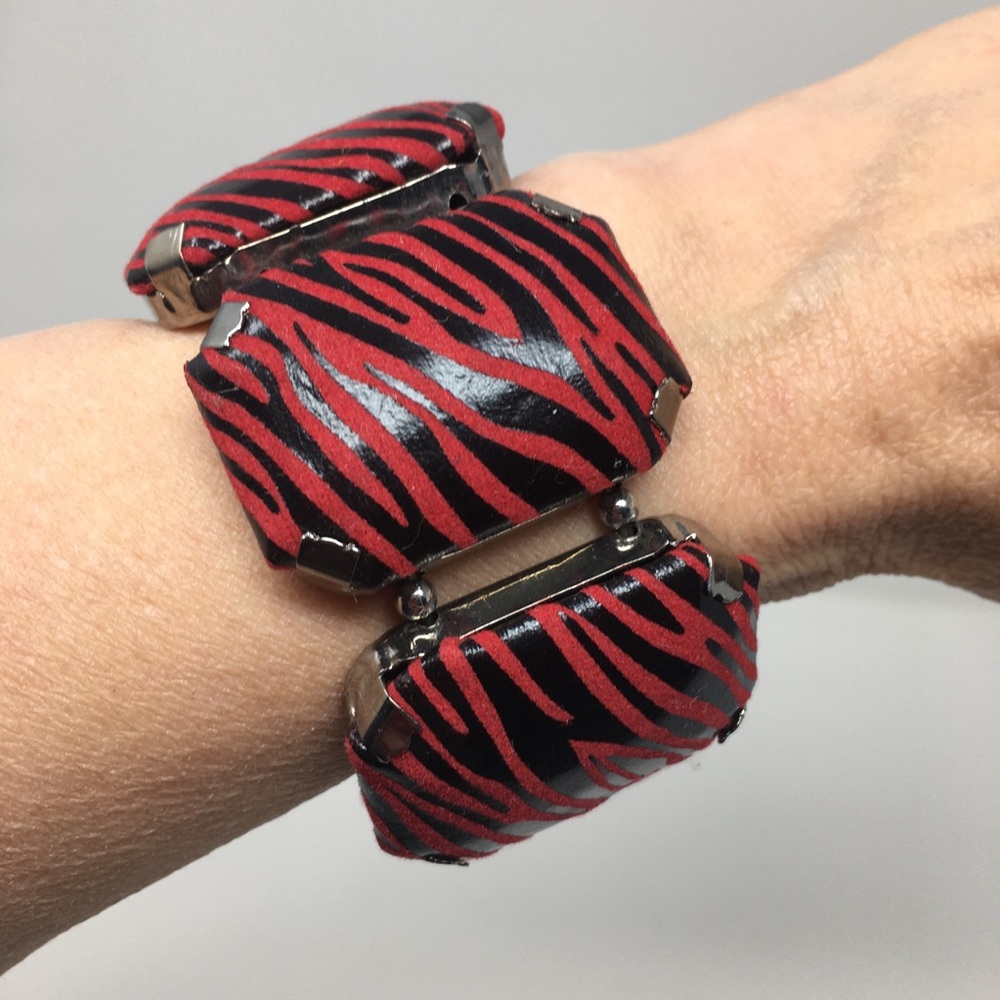 Chunky Red Black Tiger Stripe Fabric Covered Emerald Cut Stretch Bracelet